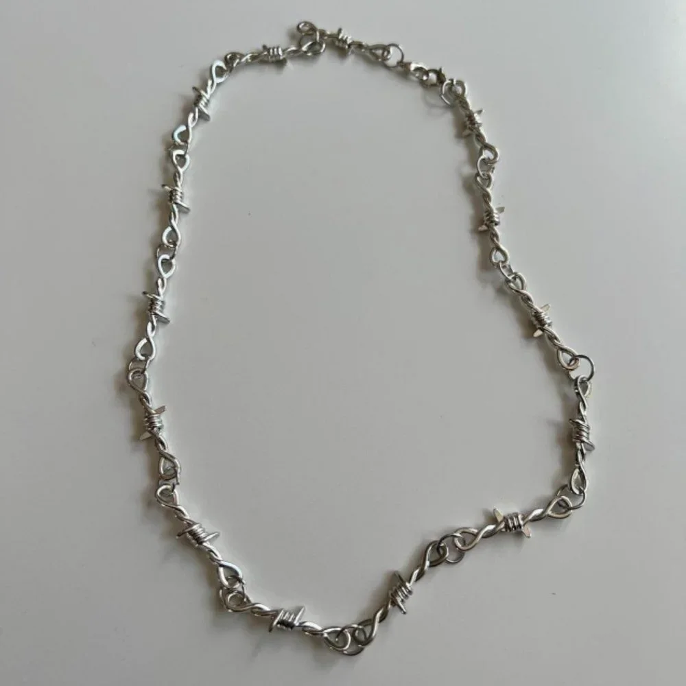 Y2K 2000s vintage retro style barbwire thorn emo chain necklace